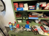 Magazijnkast met inhoud - afbeelding 3 van  19
