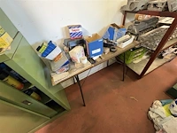 Magazijnkast met inhoud - afbeelding 9 van  19