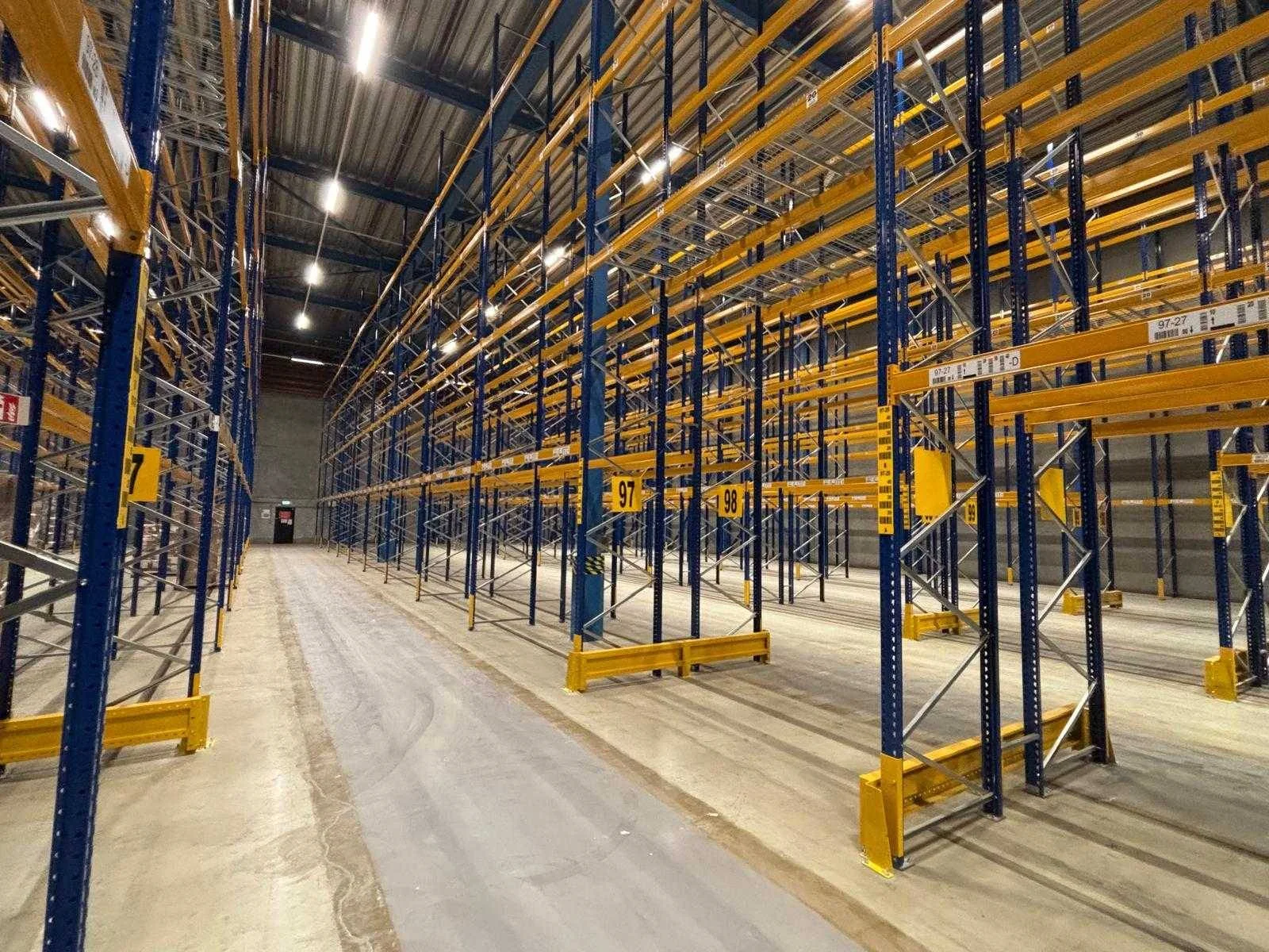 Magazijnstelling - bakken - overige magazijninventaris