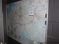 Magnetisch wandlandkaart plus wandklok - afbeelding 1 van  2