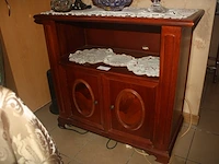 Mahonie houten tv kastje 2 deuren afm. h 80 b 87 cm - afbeelding 3 van  3