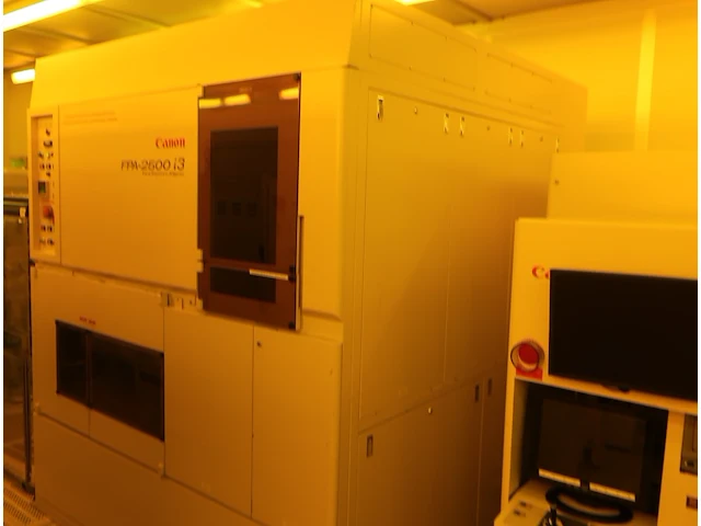 Mainframes - canon fpa 2500 i3 - 150mm i-line stepper - afbeelding 1 van  28