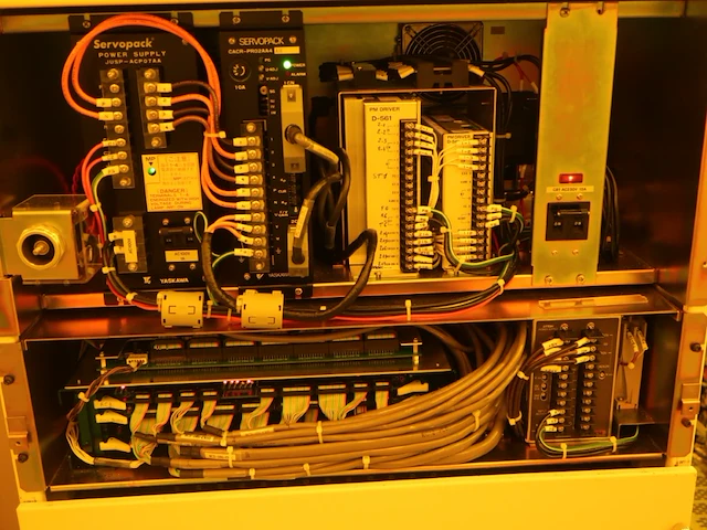 Mainframes - canon fpa 2500 i3 - 150mm i-line stepper - afbeelding 46 van  63