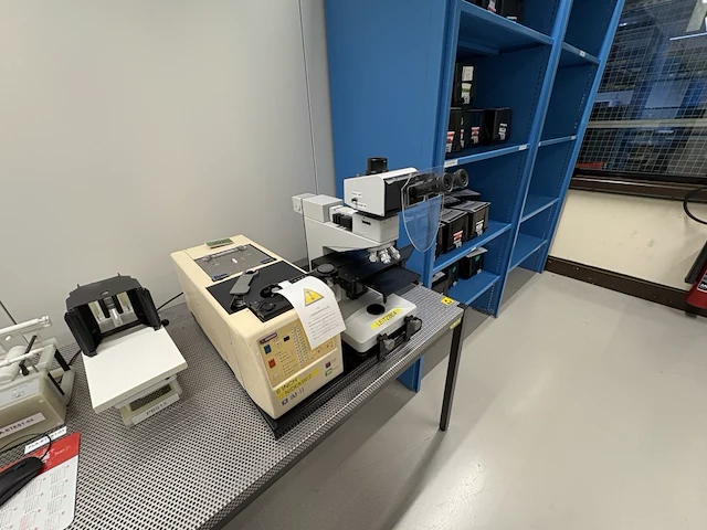 Mainframes - nidek / leitz nidek waferloader + leitz microscope - 150mm manual inspection system - afbeelding 1 van  7