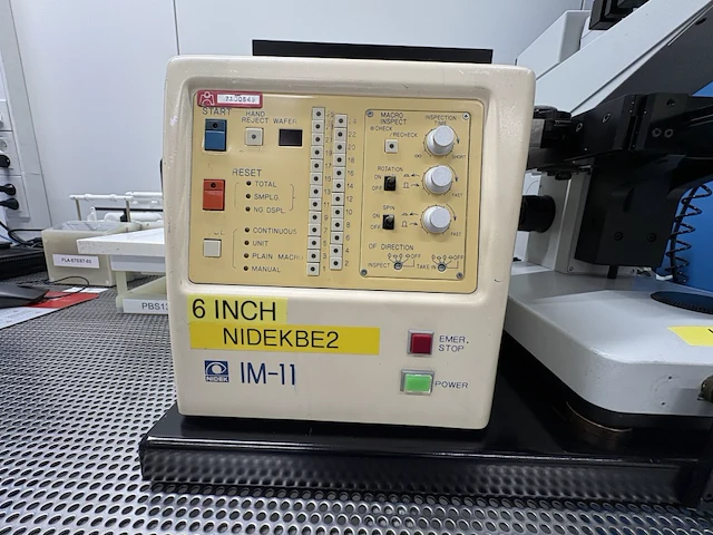 Mainframes - nidek / leitz nidek waferloader + leitz microscope - 150mm manual inspection system - afbeelding 4 van  7