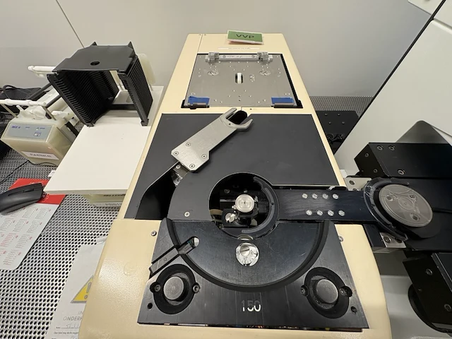 Mainframes - nidek / leitz nidek waferloader + leitz microscope - 150mm manual inspection system - afbeelding 6 van  7