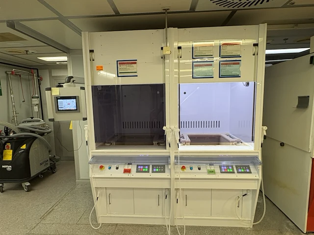 Mainframes - teblick - parts cleanbench - afbeelding 1 van  6