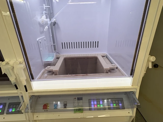 Mainframes - teblick - parts cleanbench - afbeelding 3 van  6