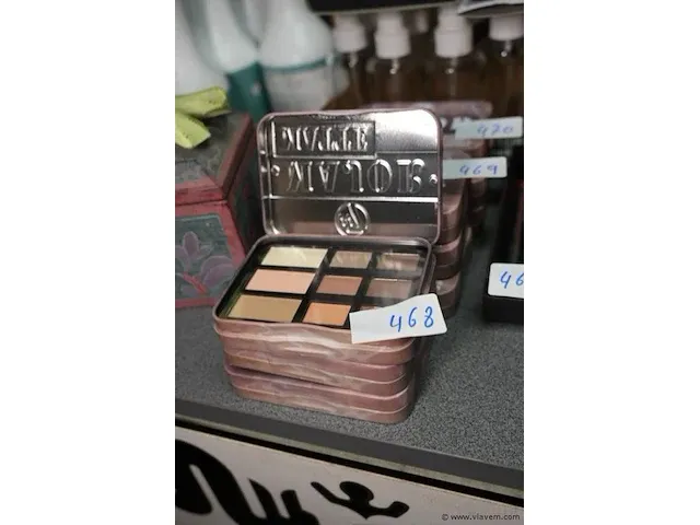 Make-up in blikken doosje - afbeelding 1 van  1