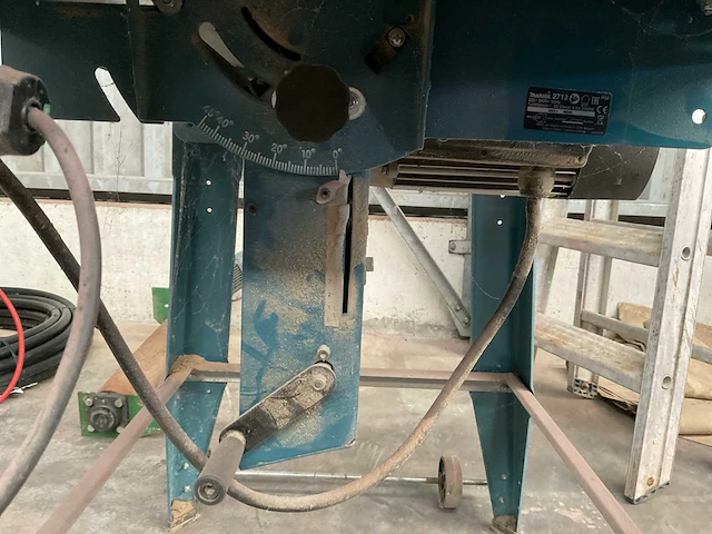 Makita 2712 afkortzaag - afbeelding 5 van  7