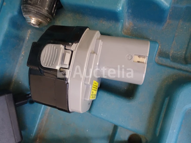 Makita 6281d accuschroefboormachine in zijn koffer - afbeelding 2 van  4