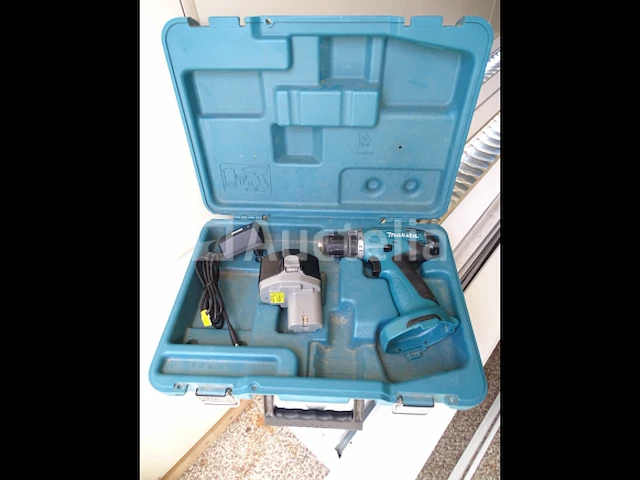 Makita 6281d accuschroefboormachine in zijn koffer - afbeelding 3 van  4
