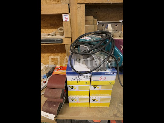 Makita 9402 bandschuurmachine - afbeelding 2 van  5