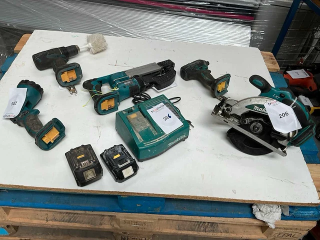 Makita accu accugereedschap (5x) - afbeelding 1 van  15