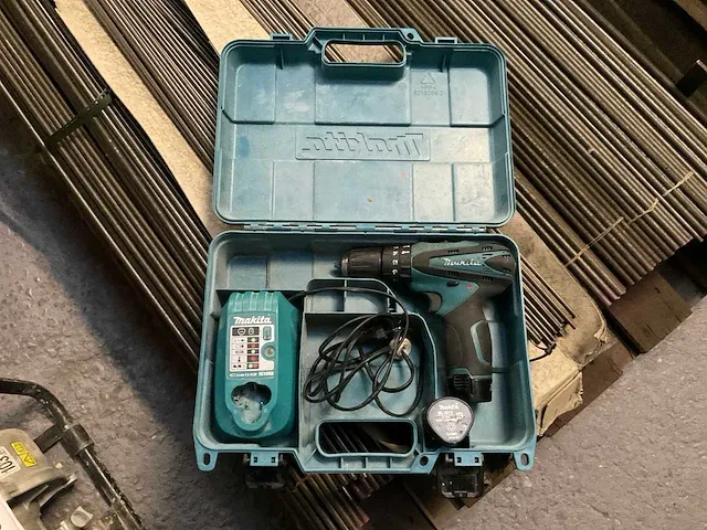 Makita accu en elektrisch handgereedschap (4x) - afbeelding 2 van  7