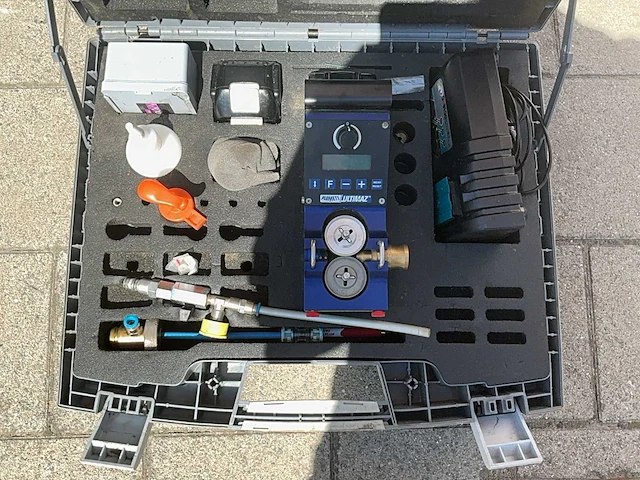 Makita accu handgereedschap - afbeelding 1 van  2