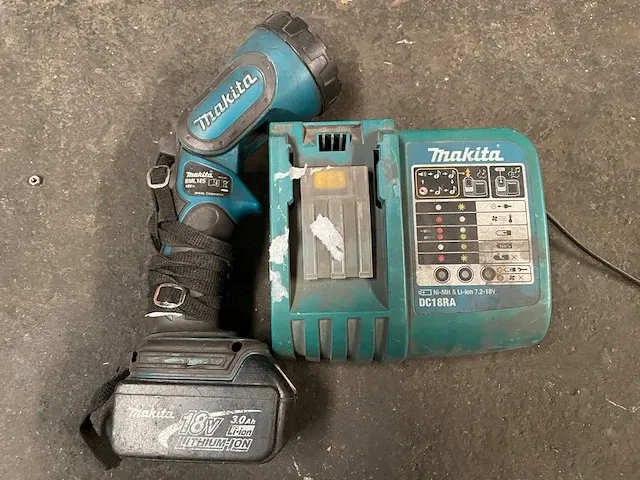 Makita accu lamp - afbeelding 1 van  3