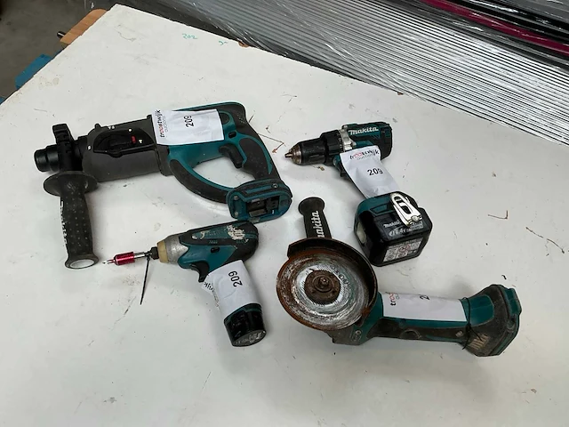 Makita accugereedschap (4x) - afbeelding 1 van  13