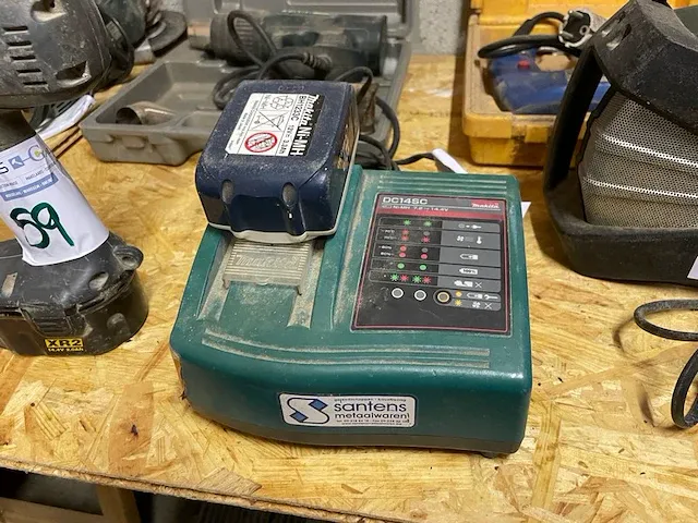 Makita acculader en accu - afbeelding 1 van  5