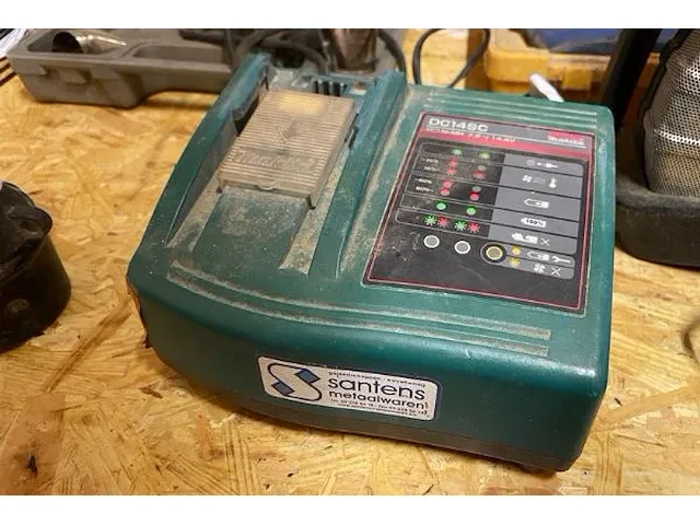 Makita acculader en accu - afbeelding 4 van  5