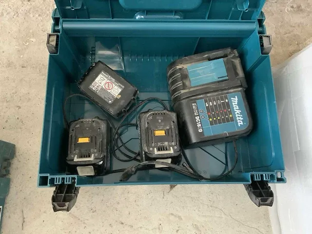 Makita accu's en laders - afbeelding 1 van  2