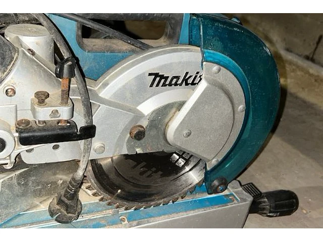 Makita afkortzaag - afbeelding 2 van  5