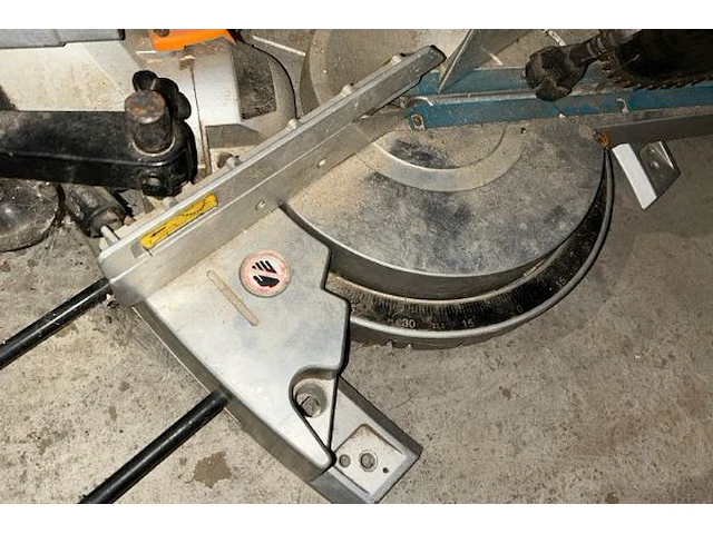 Makita afkortzaag - afbeelding 4 van  5