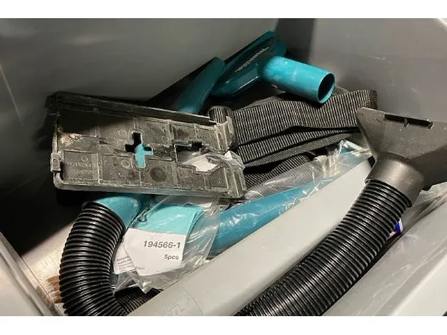 Makita auto stofzuiger - afbeelding 3 van  3