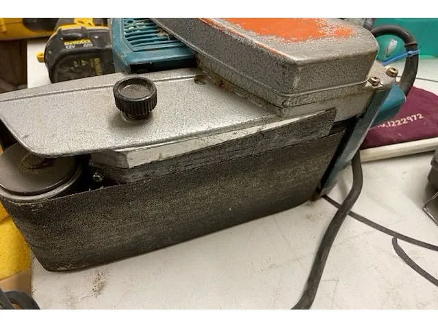 Makita bandschuurmachine - afbeelding 3 van  4