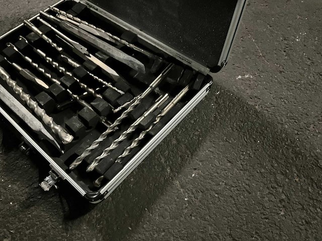 Makita boren en beitelset - afbeelding 4 van  5