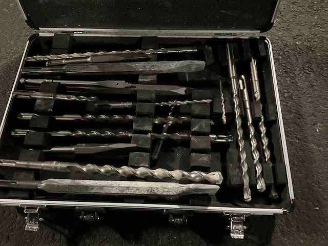 Makita boren en beitelset - afbeelding 2 van  5