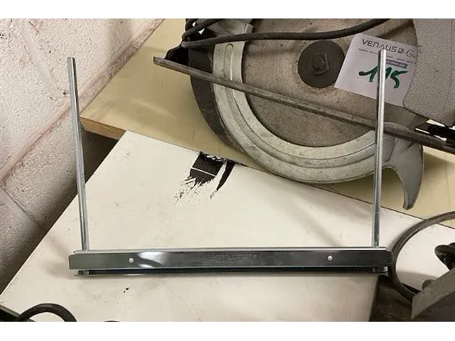 Makita cirkelzaag - afbeelding 2 van  4