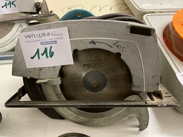 Makita cirkelzaag - afbeelding 1 van  2