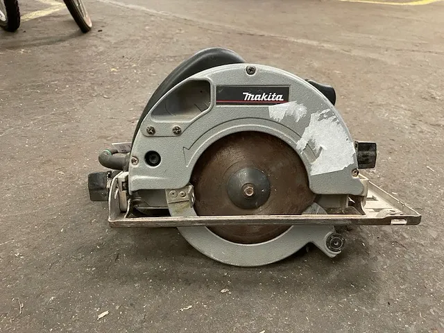 Makita cirkelzaag - afbeelding 1 van  2