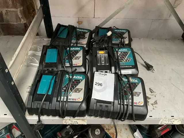 Makita dc18rc acculader (6x) - afbeelding 1 van  3