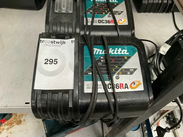 Makita dc36ra acculader (4x) - afbeelding 2 van  4