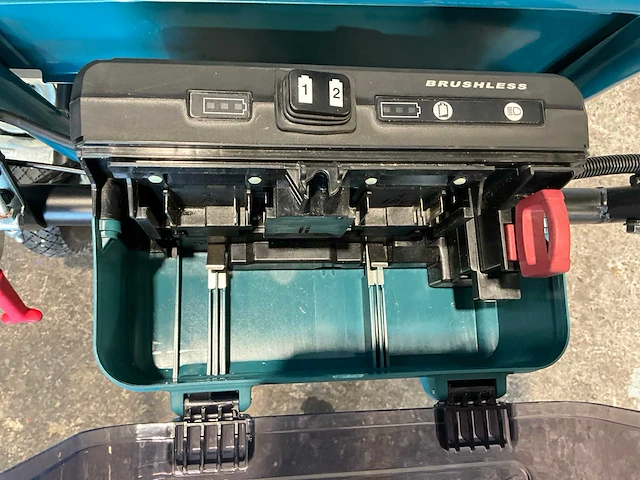 Makita dcu 180 electrische kruiwagen 18v systeem - afbeelding 14 van  16