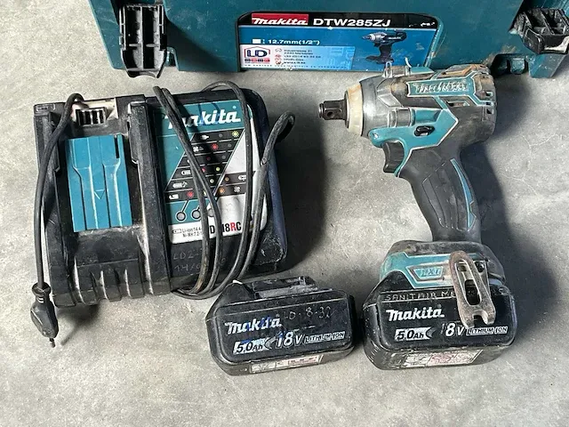 Makita dtw285 slagmoersleutel - afbeelding 1 van  3