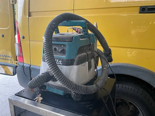 Makita dvc860l – bouwstofzuiger / nat- & droogzuiger - afbeelding 1 van  4