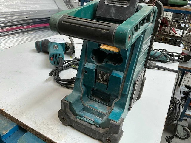 Makita elektrische gereedschap (4x) - afbeelding 2 van  11