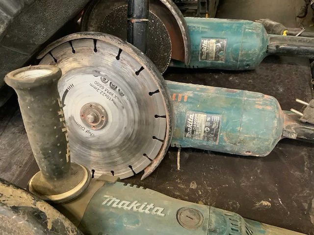 Makita ga9020 haakse slijpers (5x) - afbeelding 5 van  7