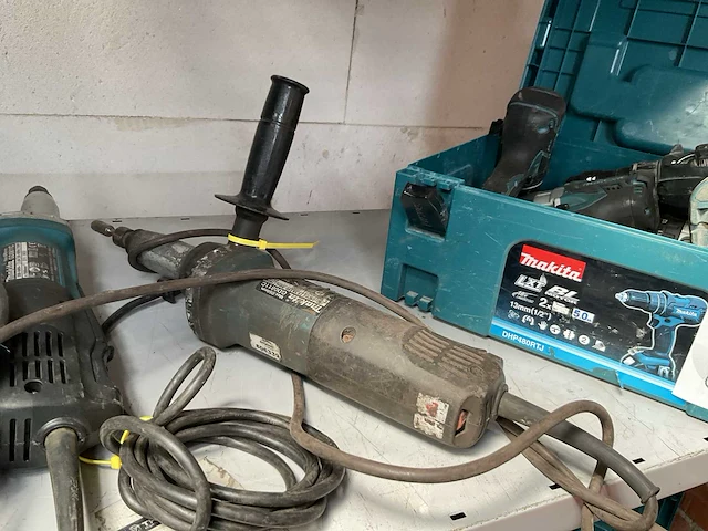 Makita gd0811c rechte slijper (4x) - afbeelding 2 van  5