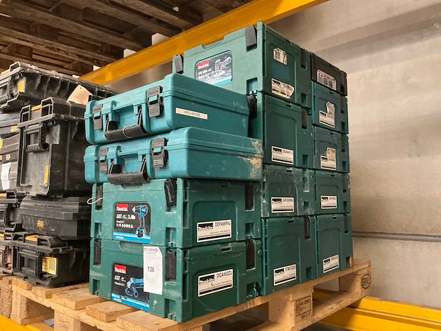 Makita gereedschapskoffer (13x) - afbeelding 1 van  3