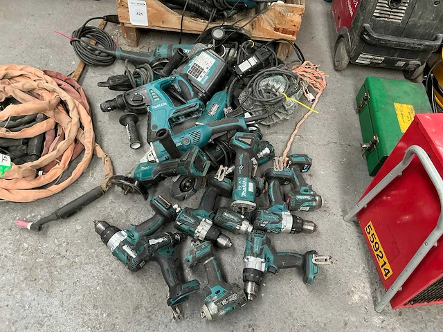 Makita grote partij te herstellen accu- en elektrische machines - afbeelding 1 van  6