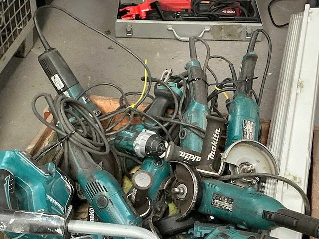 Makita grote partij te herstellen accu- en elektrische machines - afbeelding 3 van  6