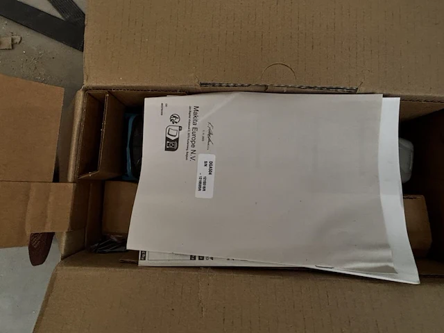 Makita haakse slijper - afbeelding 6 van  6