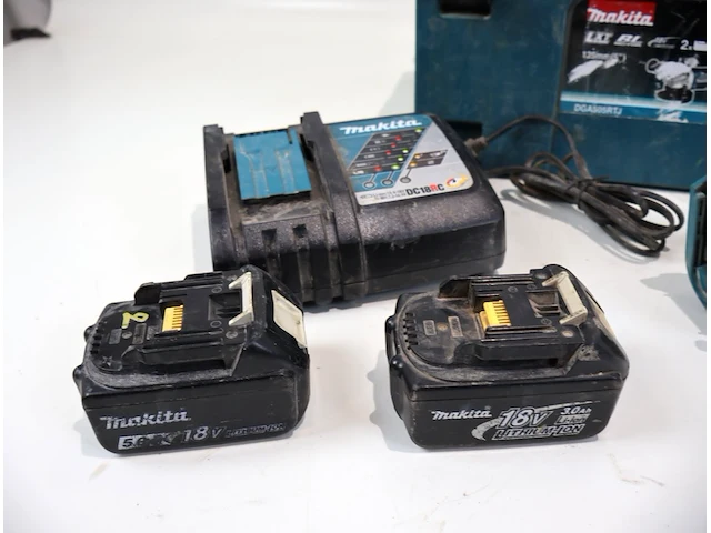 Makita haakse slijper - afbeelding 4 van  6