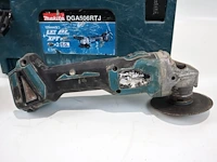 Makita haakse slijper - afbeelding 3 van  8