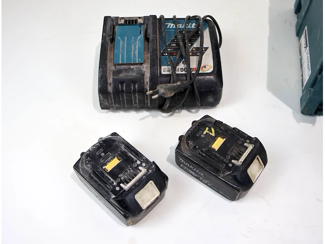 Makita haakse slijper - afbeelding 5 van  8
