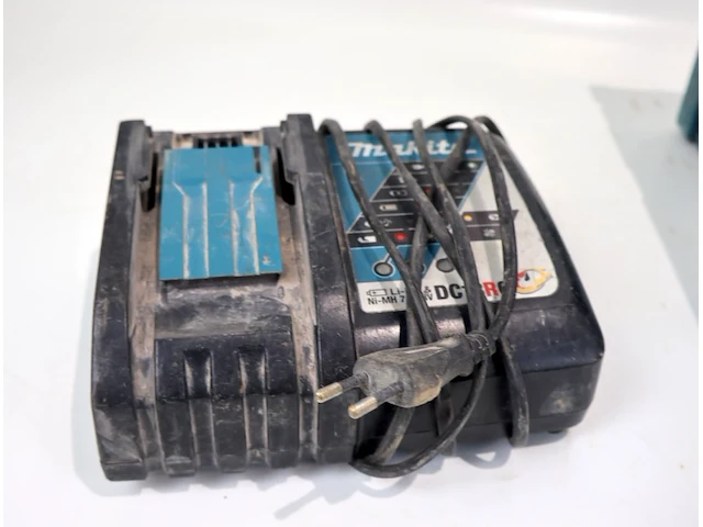 Makita haakse slijper - afbeelding 7 van  8